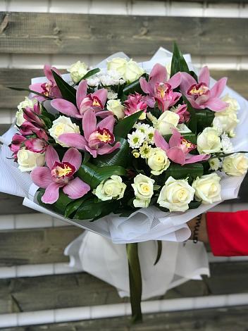 Букет цветов из: Розы и Хризантемы в Могойтуе