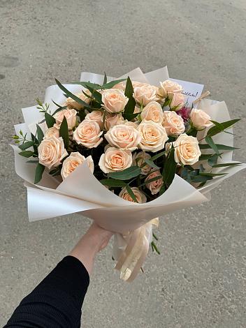 Букет Кремовые розы Латте в Могойтуе